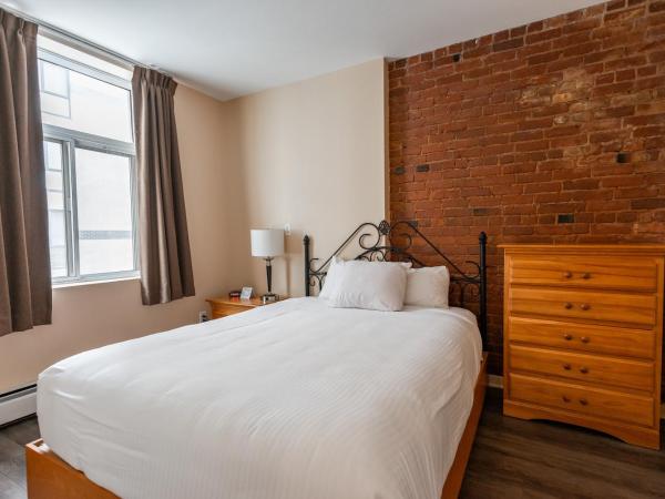 Hotel le Roberval : photo 7 de la chambre suite 1 chambre avec lit escamotable