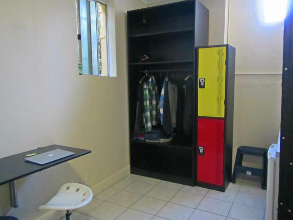 Manly Bunkhouse : photo 4 de la chambre lit dans dortoir mixte de 4 lits avec salle de bains privative
