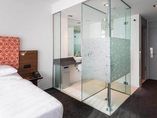 DoubleTree by Hilton Frankfurt Niederrad : photo 6 de la chambre chambre lit queen-size 