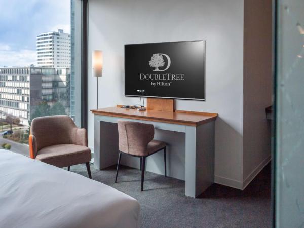 DoubleTree by Hilton Frankfurt Niederrad : photo 1 de la chambre chambre lit queen-size deluxe