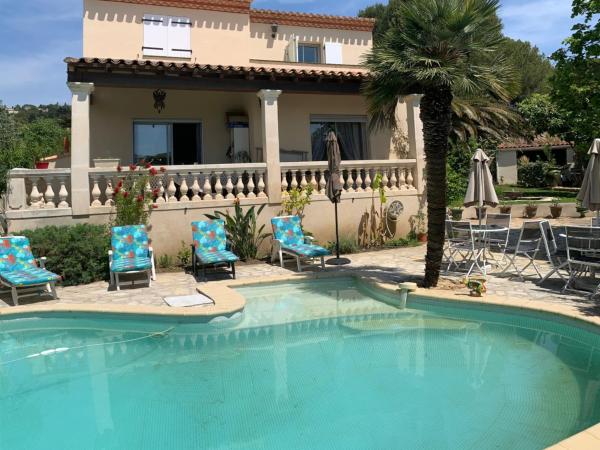 Grande chambre dans villa proche de la plage : photo 1 de la chambre chambre double - vue sur mer