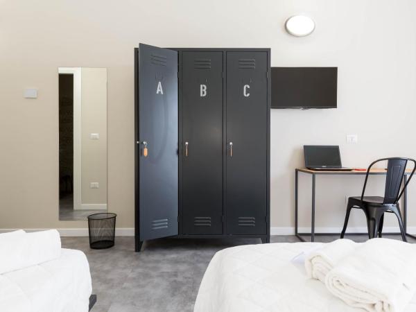 Piccolo Catalunya Hostel : photo 4 de la chambre chambre confort avec balcon