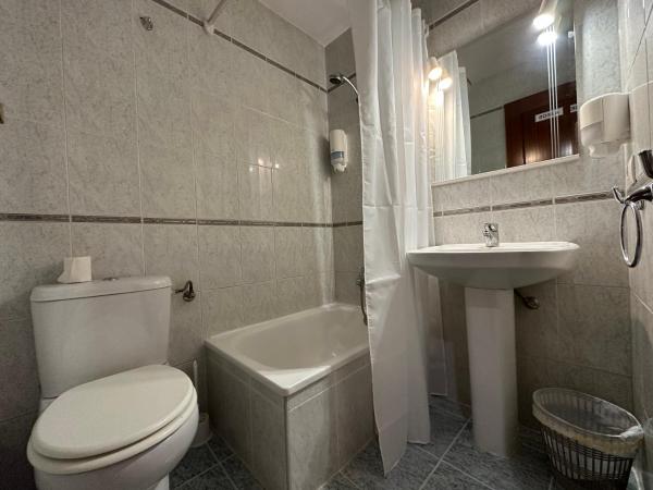 Pensión Recogidas : photo 5 de la chambre chambre double avec salle de bains commune