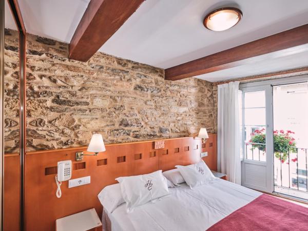 Hotel Entrecercas : photo 3 de la chambre chambre double ou lits jumeaux avec balcon