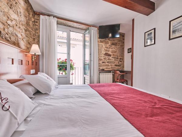 Hotel Entrecercas : photo 2 de la chambre chambre double ou lits jumeaux avec balcon