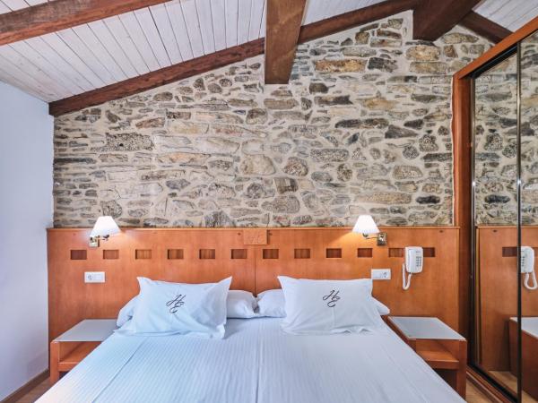 Hotel Entrecercas : photo 3 de la chambre chambre lits jumeaux