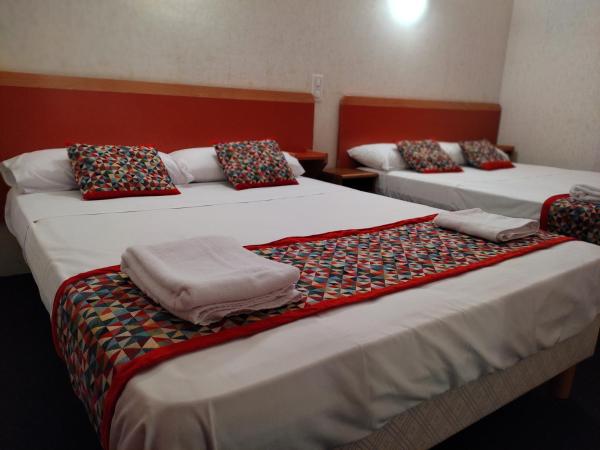 Hôtel Aux Armes de Belgique : photo 1 de la chambre chambre quadruple