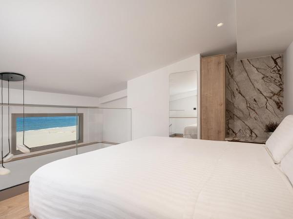 Iperion Beach Hotel : photo 3 de la chambre maisonnette de luxe avec vue sur la mer