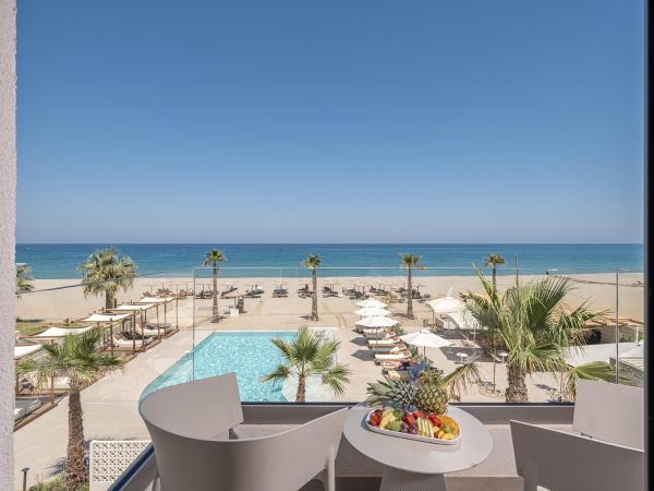 Iperion Beach Hotel : photo 6 de la chambre suite supérieure - vue sur mer