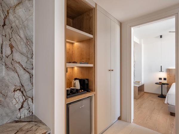 Iperion Beach Hotel : photo 5 de la chambre suite supérieure - vue sur mer