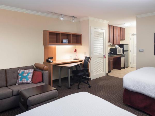 TownePlace Suites by Marriott San Antonio Airport : photo 1 de la chambre studio avec 2 lits doubles