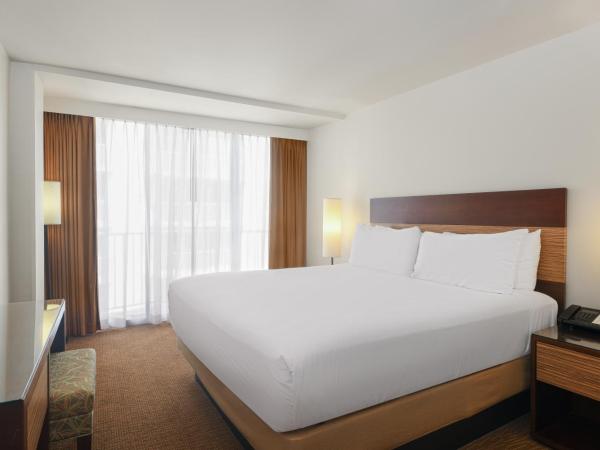 Park Shore Waikiki : photo 2 de la chambre chambre lit king-size standard