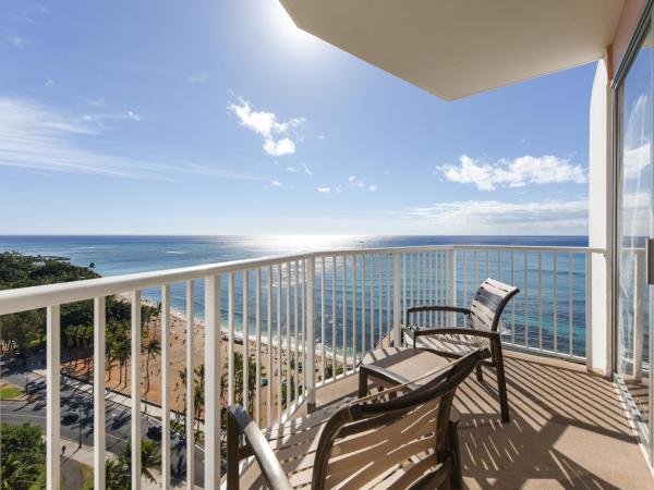 Park Shore Waikiki : photo 1 de la chambre hébergement d’angle lit king-size - côté océan