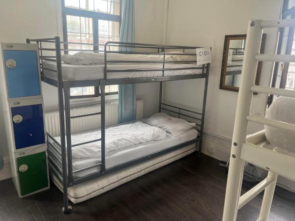 The Walrus Bar and Hostel : photo 2 de la chambre lit dans dortoir pour femmes de 6 lits