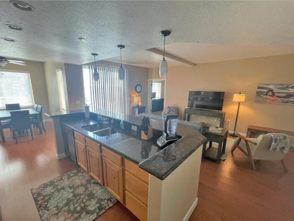 Deluxe Downtown Condo Close to Everything! : photo 10 de la chambre appartement 3 chambres