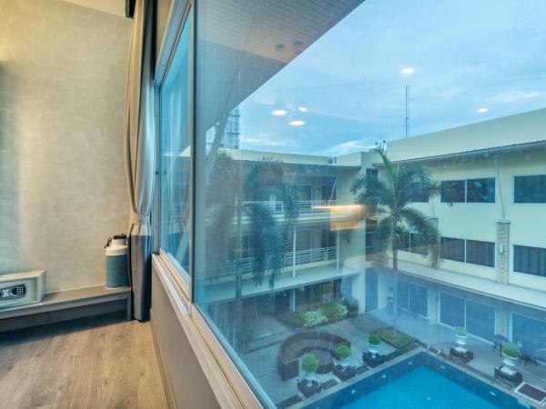Qiu Hotel Sukhumvit SHA Plus : photo 3 de la chambre hébergement de luxe - vue sur piscine - Étage supérieur