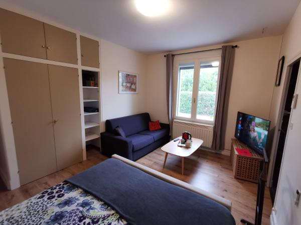 Belle chambre d'hôtes avec petit déjeuner chez Phil et Isa : photo 10 de la chambre chambre quadruple avec douche