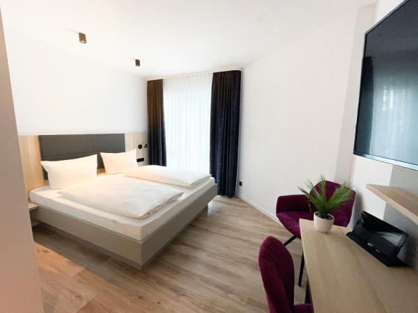 HOLI City Apart Hotel Berlin : photo 8 de la chambre chambre double avec salle de bains privative