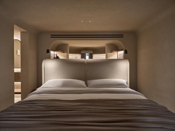 Domes Noruz Mykonos : photo 2 de la chambre suite sublime - vue sur terres