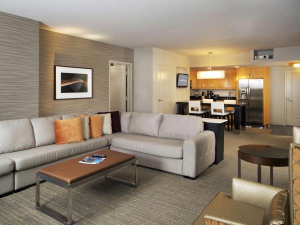 Hilton Grand Vacations Club Elara Center Strip Las Vegas : photo 2 de la chambre suite 1 chambre lit king-size avec canapé-lit