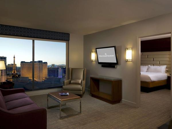 Hilton Grand Vacations Club Elara Center Strip Las Vegas : photo 3 de la chambre suite junior lit king-size avec canapé-lit