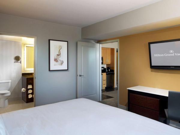 Hilton Grand Vacations Club Elara Center Strip Las Vegas : photo 4 de la chambre suite junior lit king-size avec canapé-lit