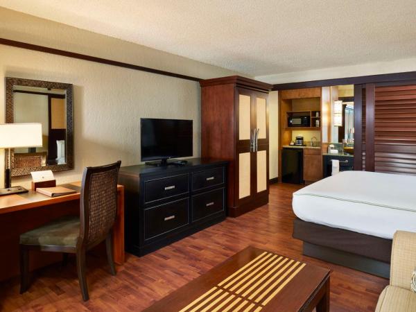 DoubleTree by Hilton Hotel Orlando at SeaWorld : photo 4 de la chambre chambre lit king-size deluxe avec bar à Évier