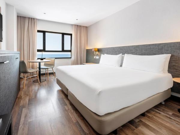 Hotel Cádiz Paseo del Mar, Affiliated by Meliá : photo 1 de la chambre chambre communicante standard