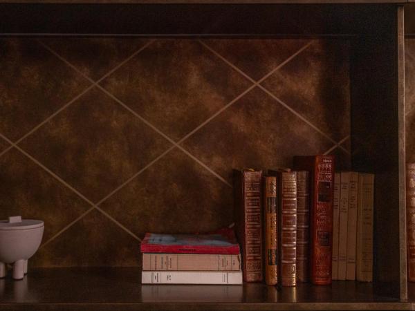 Unique Boutique Hotel Antibes Juan-les-Pins : photo 3 de la chambre chambre lit king-size avec douche accessible en fauteuil roulant - adaptée aux personnes à mobilité réduite