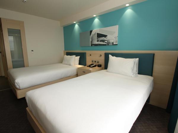 Hampton By Hilton London Docklands : photo 5 de la chambre chambre lits jumeaux