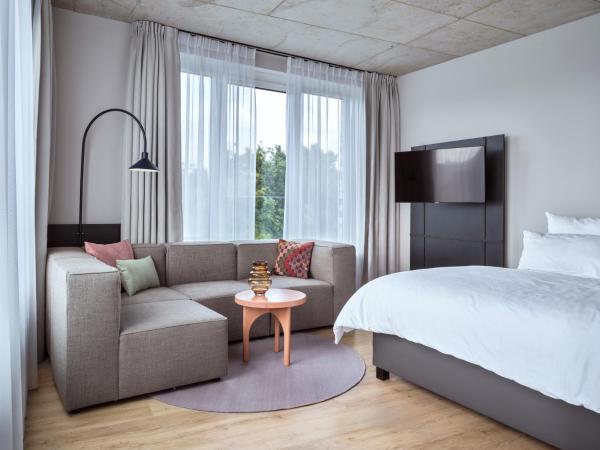 STAYERY Bremen : photo 8 de la chambre deluxe suite with king-size-bed