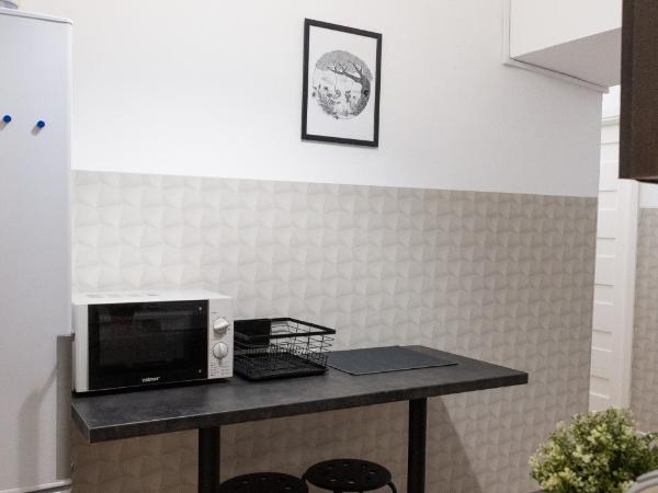 ClickTheFlat Aleje Niepodległości Center Apart Rooms : photo 4 de la chambre chambre double avec salle de bains commune