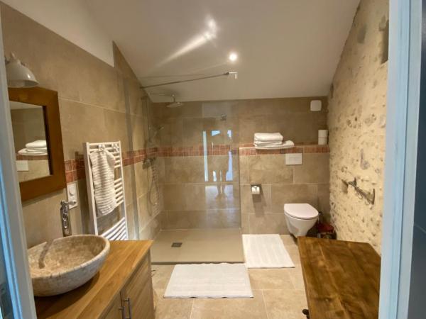 Otarkia : photo 5 de la chambre chambre lits jumeaux avec salle de bains privative