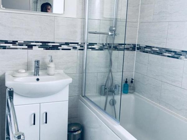 Elsham Gardens Rooms - Shared Facilities : photo 1 de la chambre chambre double avec salle de bains commune