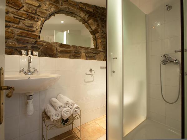 Hôtel la Bona Casa : photo 3 de la chambre chambre double avec douche et terrasse - côté terrasse