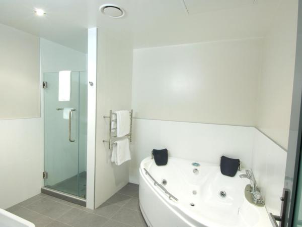 Wai Ora Lakeside Spa Resort : photo 6 de la chambre suite supérieure