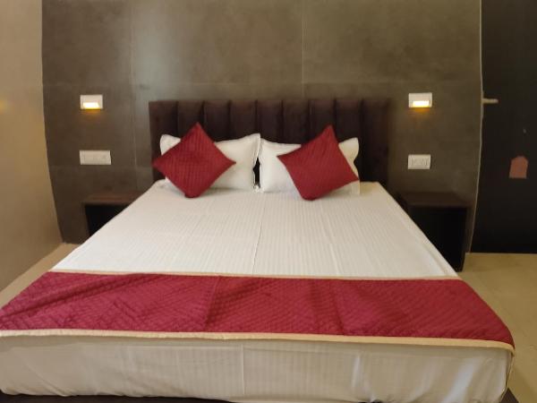 Hotel Goyal Palace : photo 4 de la chambre chambre familiale