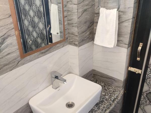 Max Guest House : photo 8 de la chambre chambre quadruple standard