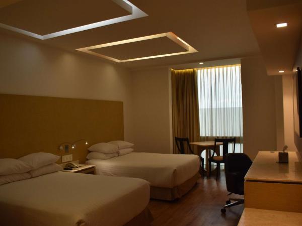 Ramada by Wyndham Mexico City Santa Fe : photo 1 de la chambre chambre double avec 2 lits doubles - non-fumeurs