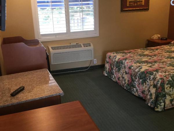 Beverly Inn : photo 3 de la chambre chambre familiale