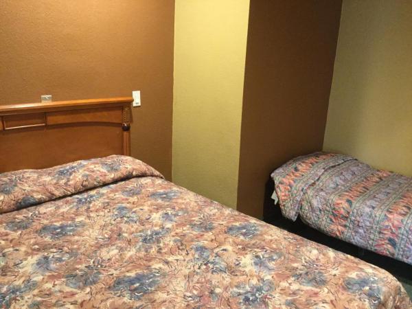 Beverly Inn : photo 5 de la chambre chambre familiale