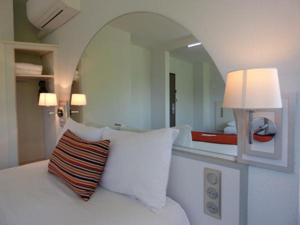 Cit'Hotel Escatel : photo 6 de la chambre chambre familiale