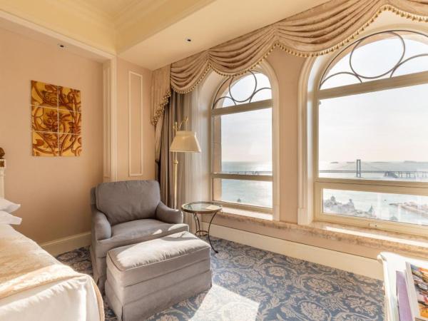 The Castle Hotel, a Luxury Collection Hotel, Dalian : photo 2 de la chambre chambre lits jumeaux spacieuse avec vue sur l'océan