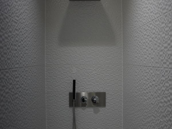 Forty Two Block A : photo 7 de la chambre chambre lit king-size avec balcon