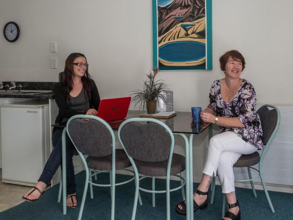 Palm Court Motor Inn : photo 8 de la chambre appartement 1 chambre avec jacuzzi