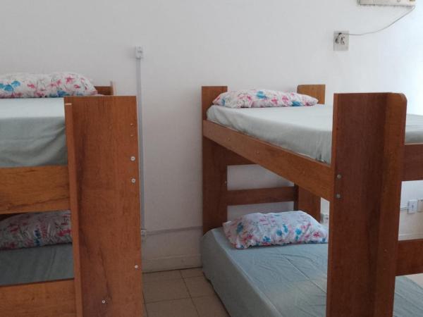 Hostel Praia de Ondina : photo 1 de la chambre lits superposés dans dortoir masculin 