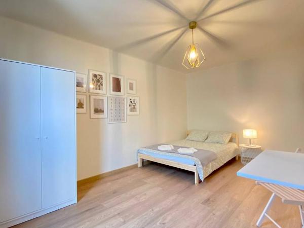 HALBY rooms Pereca 13/19 : photo 1 de la chambre chambre double avec salle de bains commune