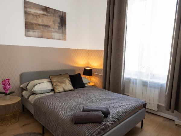 ClickTheFlat Aleje Niepodległości Center Apart Rooms : photo 1 de la chambre chambre double avec salle de bains commune