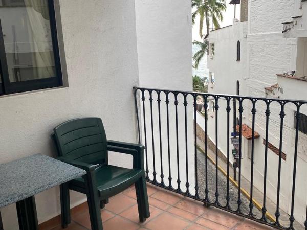 one Beach st hotel - beach Front 2BD 2BA WITH BALCONY in Zona Romantic Puerto Vallarta : photo 1 de la chambre appartement 2 chambres