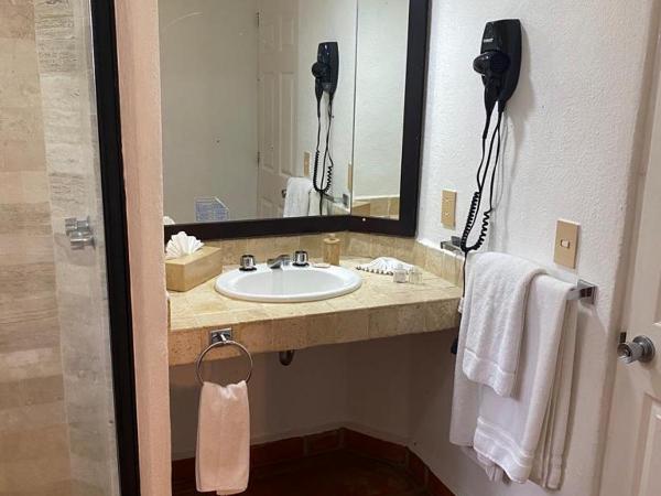 one Beach st hotel - beach Front 2BD 2BA WITH BALCONY in Zona Romantic Puerto Vallarta : photo 10 de la chambre appartement 2 chambres